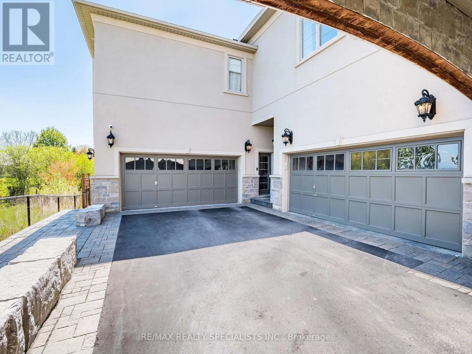 41 BURLWOOD ROAD