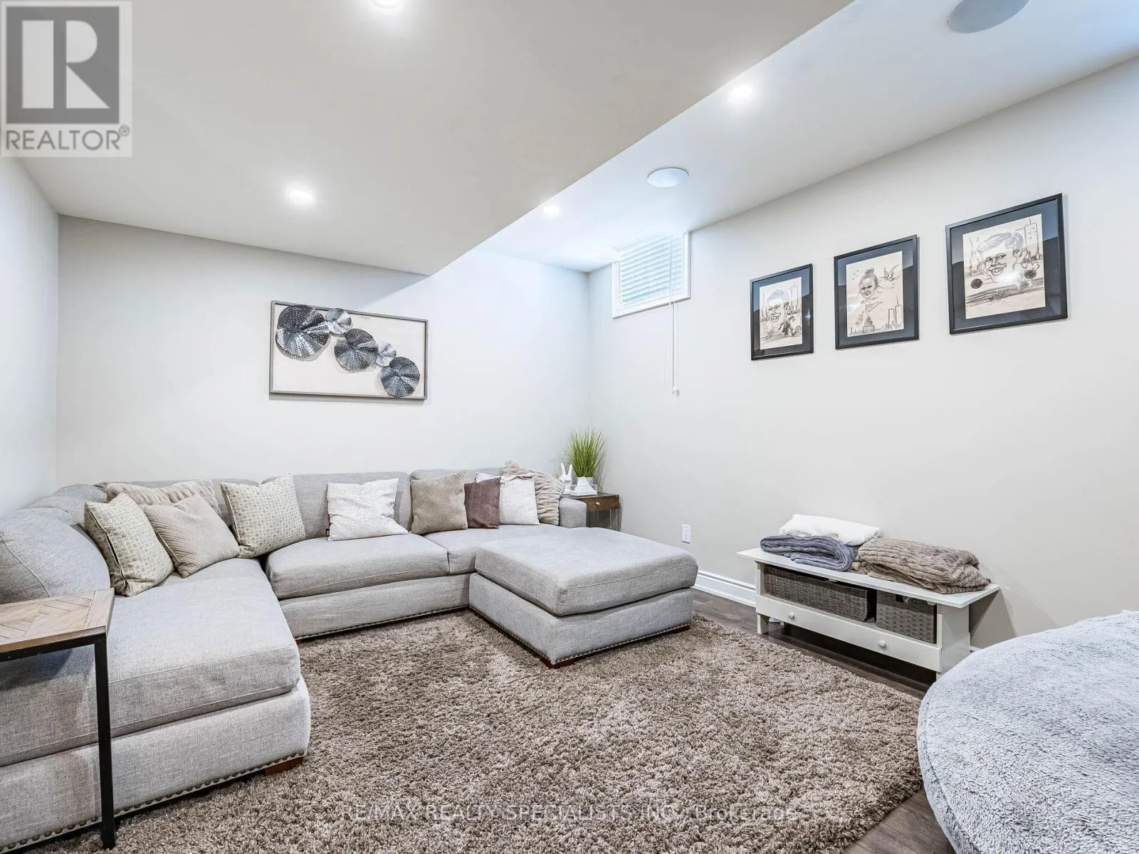 41 BURLWOOD ROAD