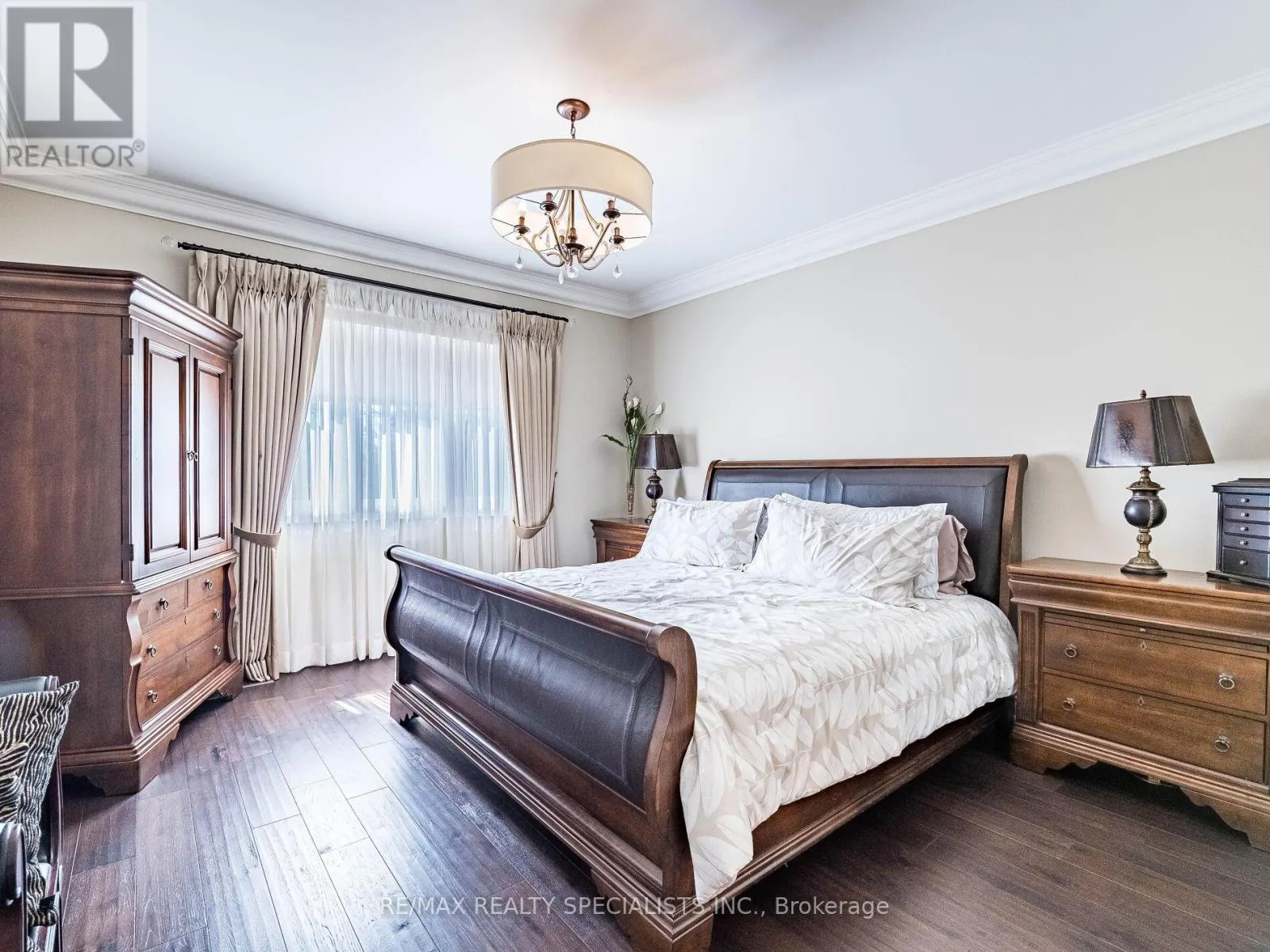 41 BURLWOOD ROAD