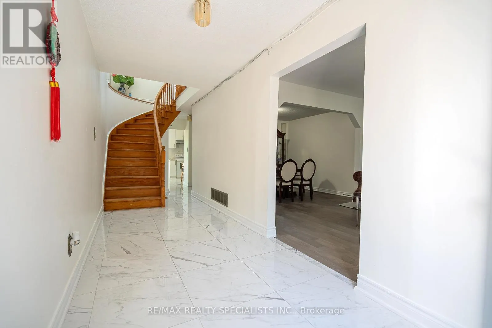 25 AUBURN AVENUE