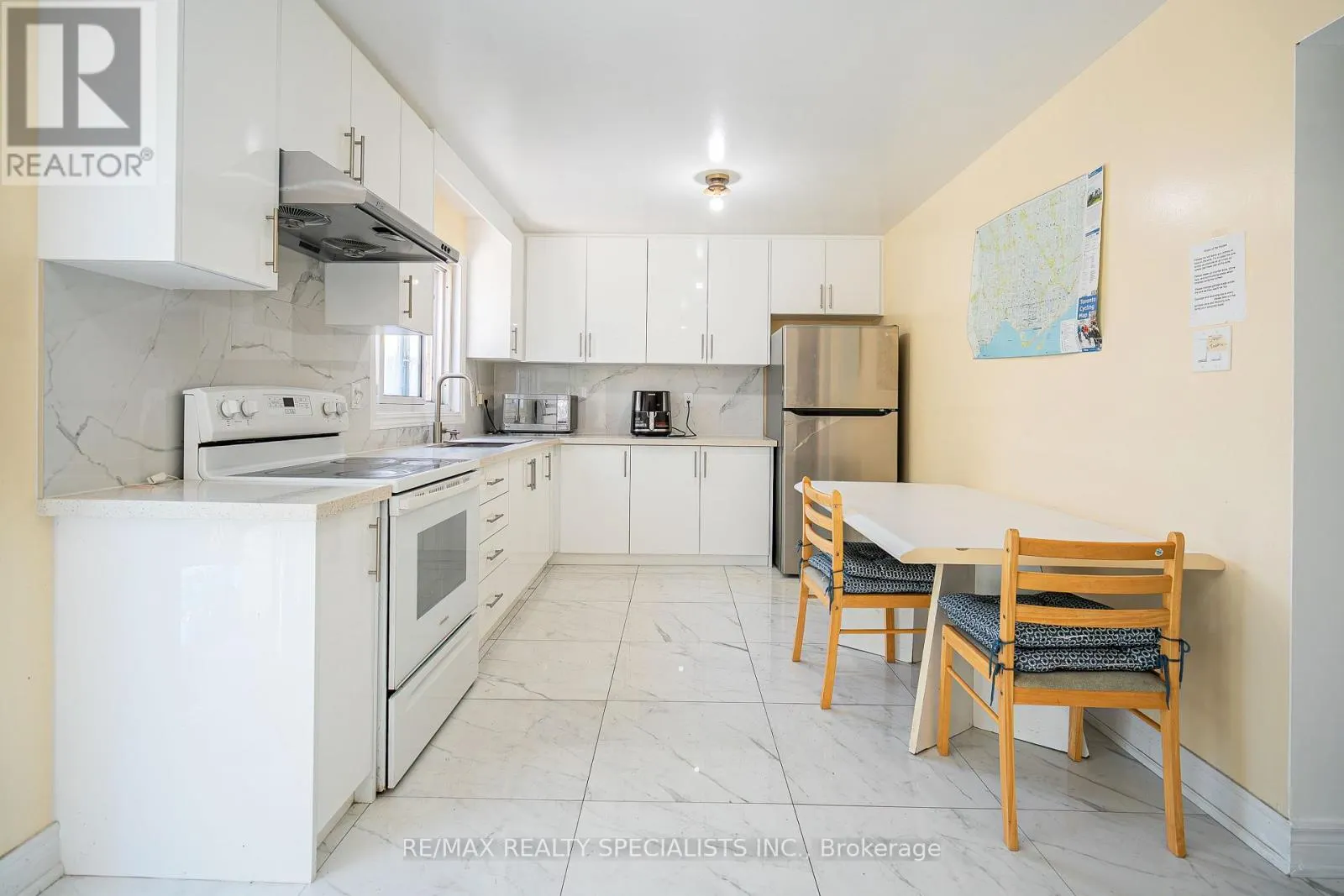 25 AUBURN AVENUE