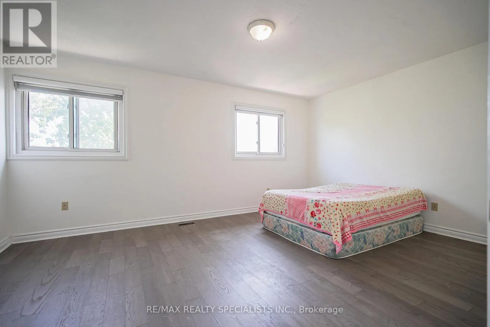 25 AUBURN AVENUE