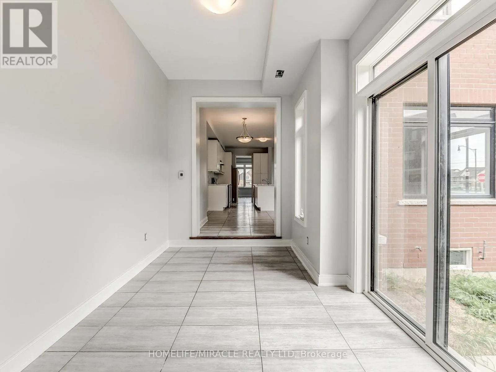 66 PEARMAN CRESCENT