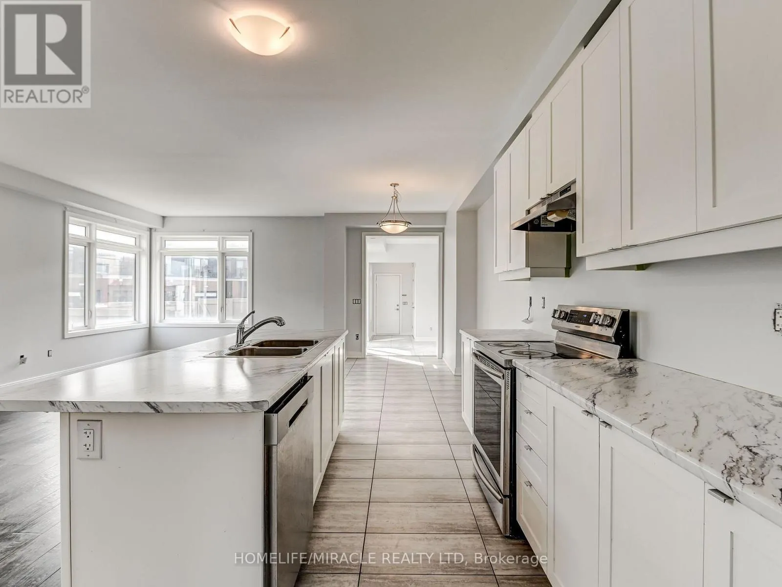 66 PEARMAN CRESCENT