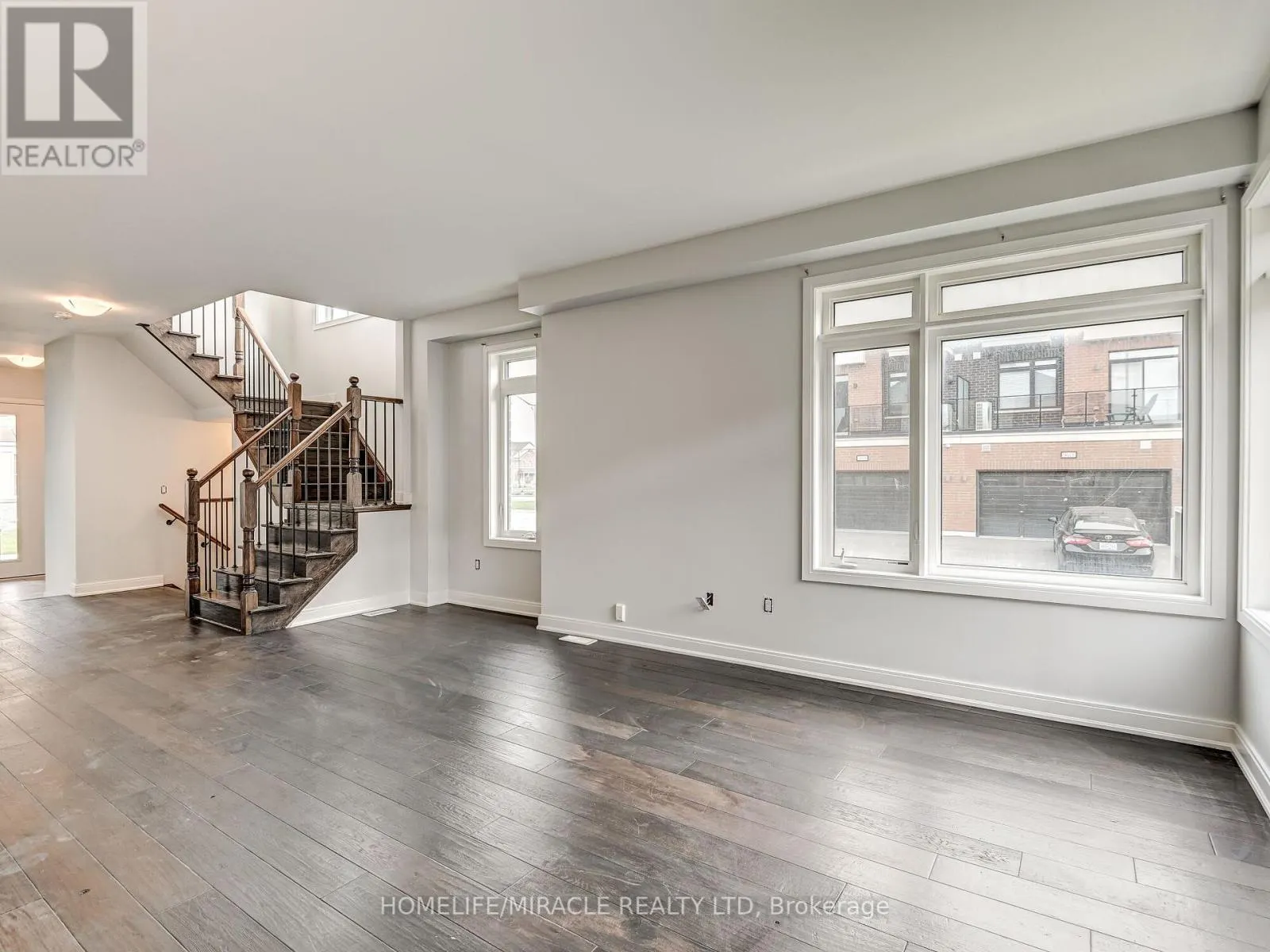 66 PEARMAN CRESCENT