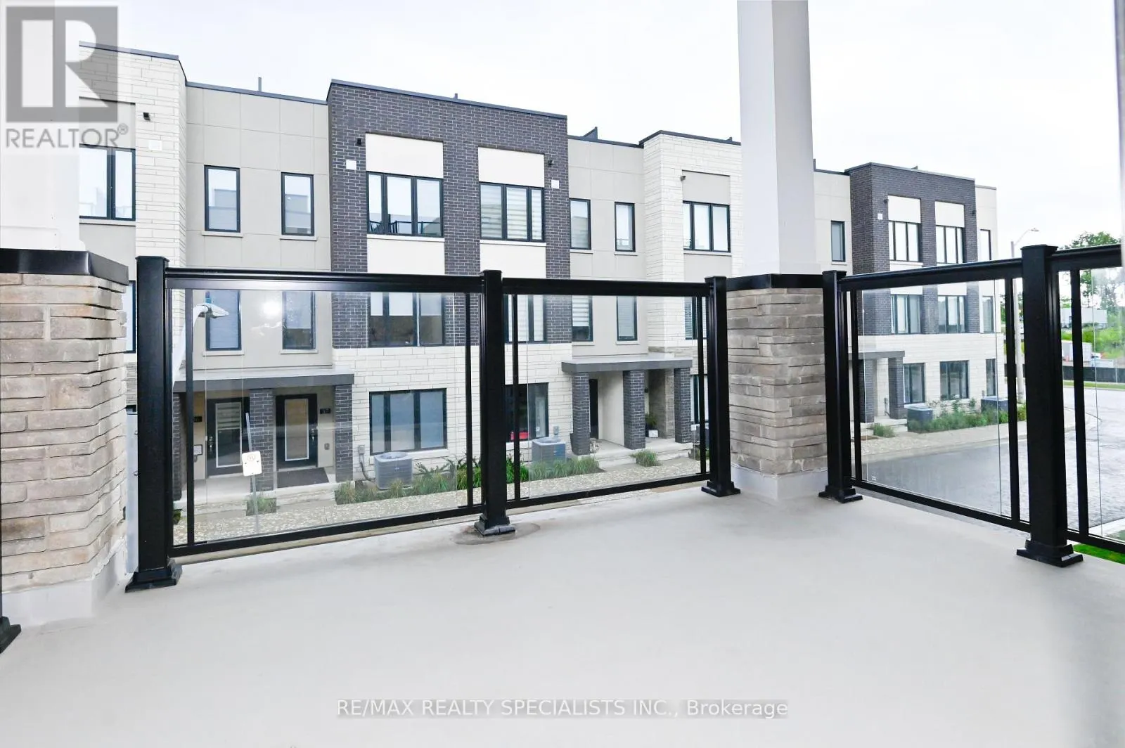55 - 1121 COOKE BOULEVARD