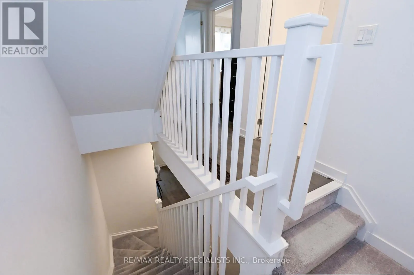 55 - 1121 COOKE BOULEVARD
