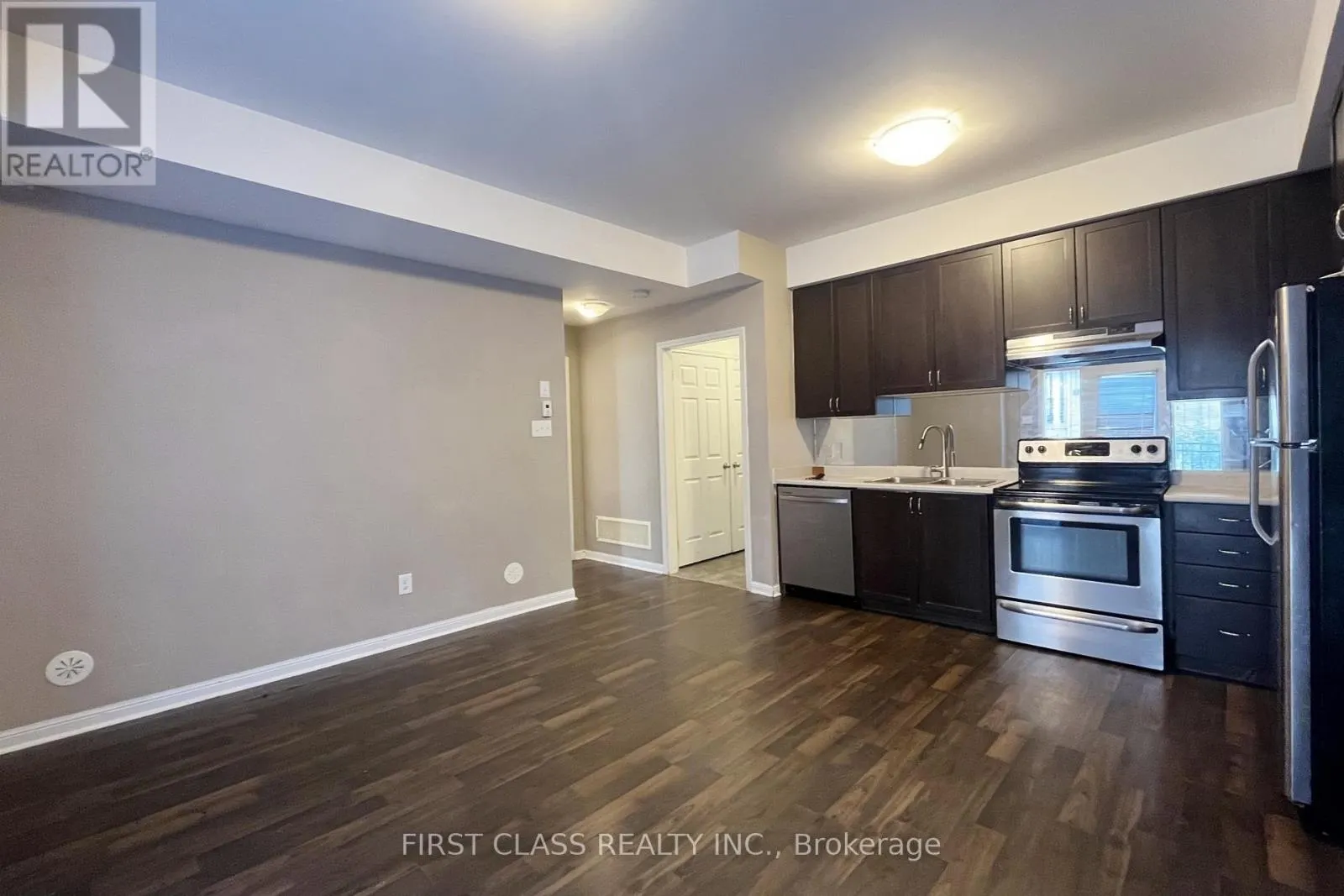 10 - 2891 RIO COURT
