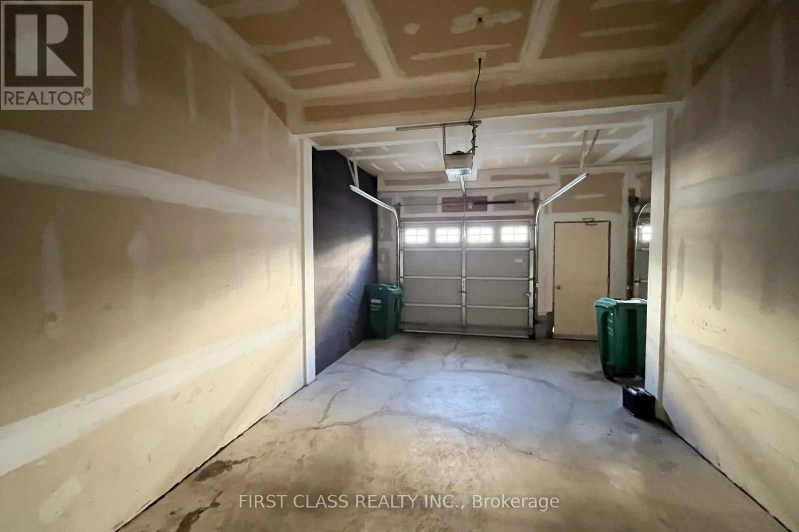 10 - 2891 RIO COURT