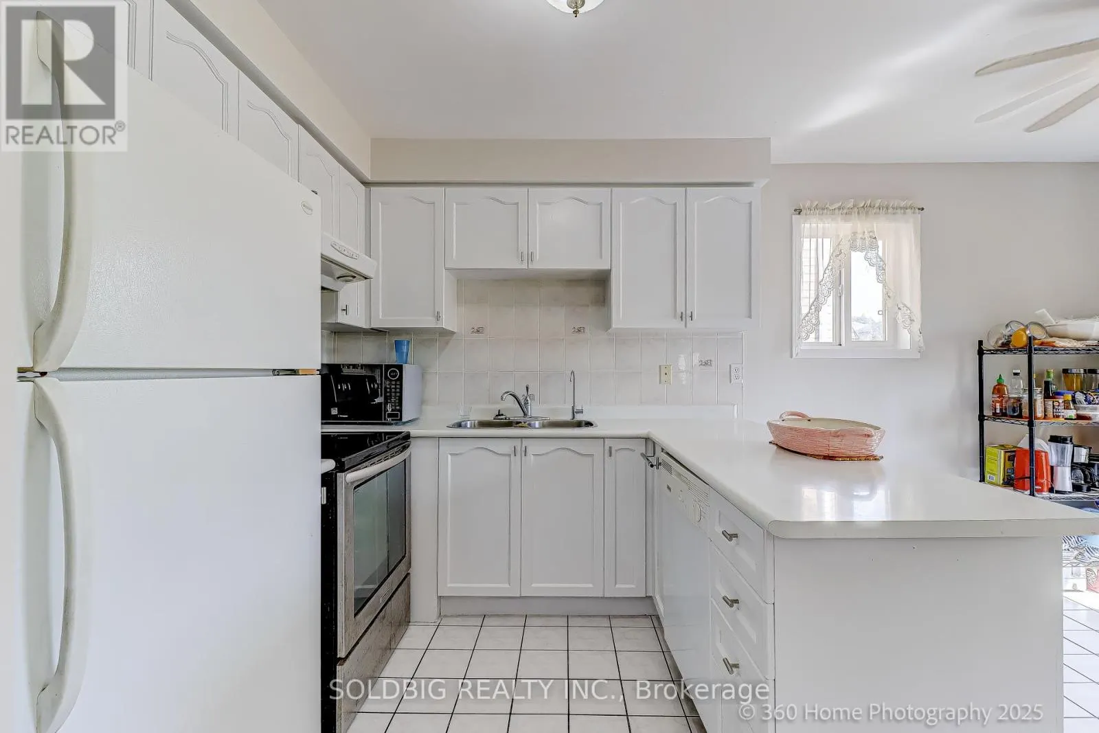 25 TRAILRIDGE DRIVE