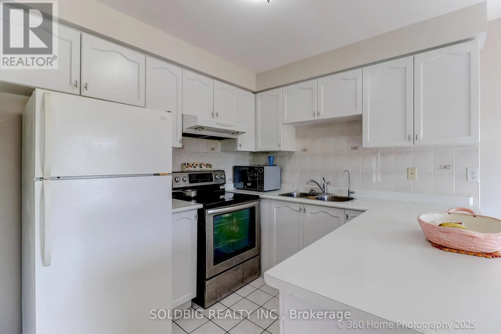 25 TRAILRIDGE DRIVE