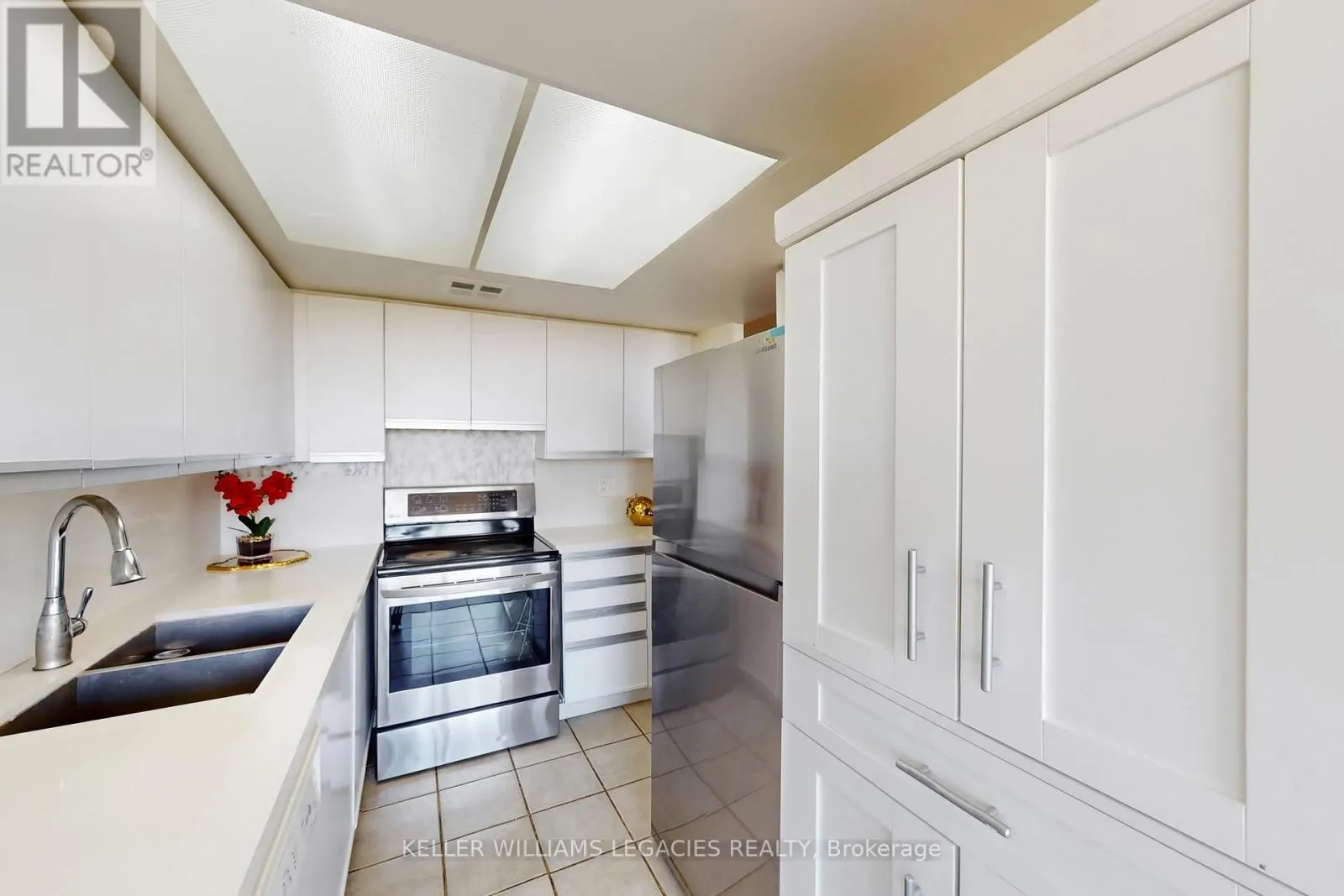 1603 - 10 MARKBROOK LANE