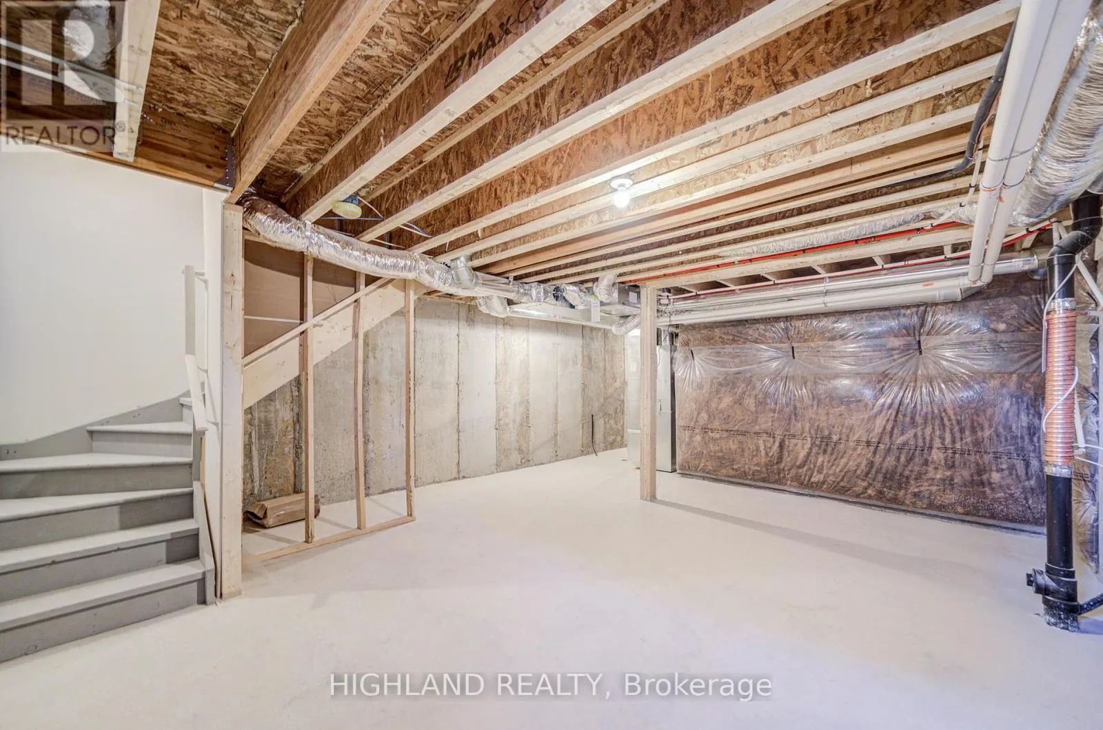 1170 DARTMOUTH CRESCENT