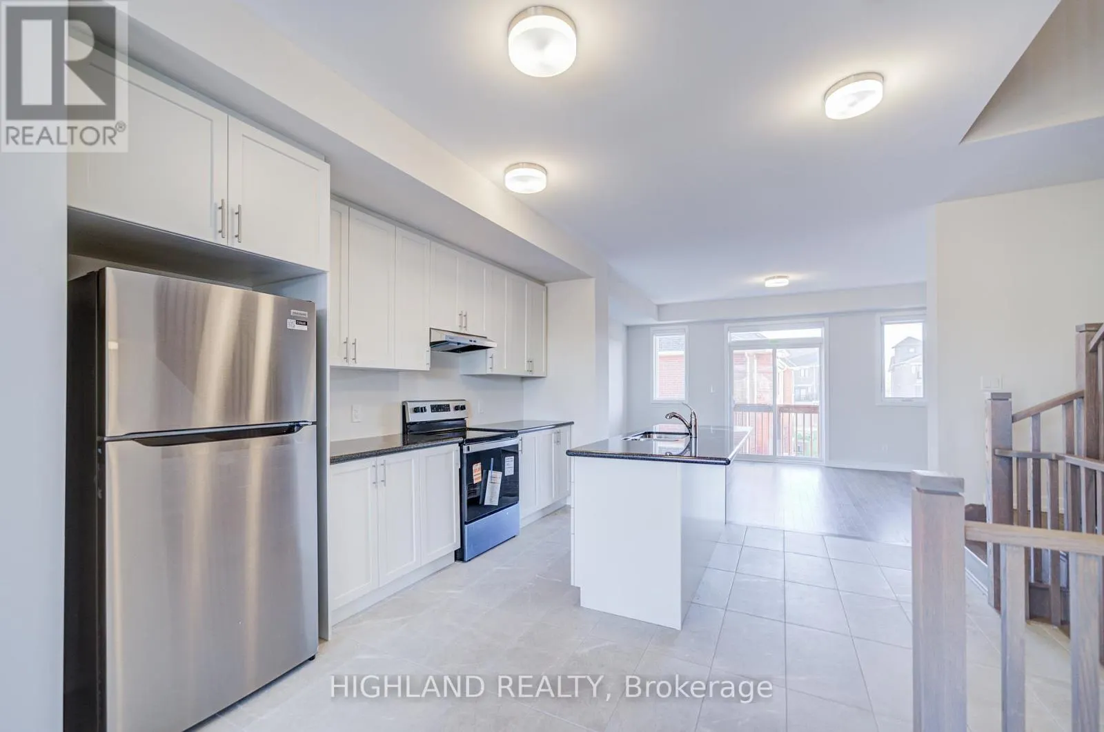 1170 DARTMOUTH CRESCENT