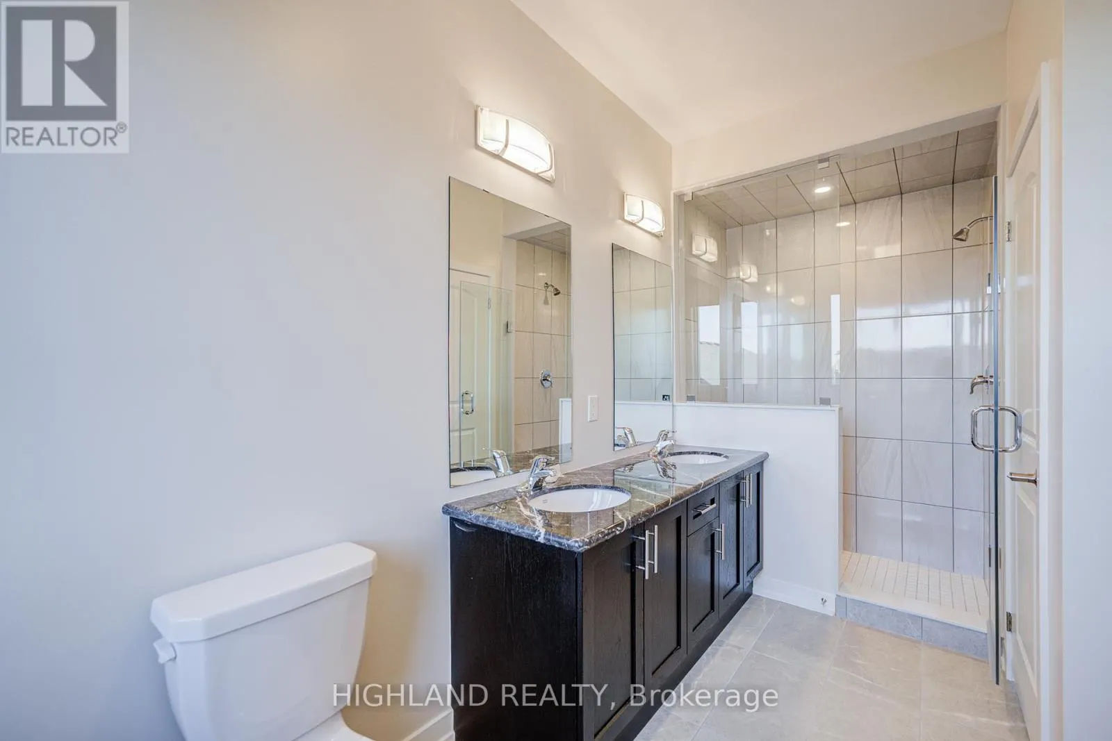 1170 DARTMOUTH CRESCENT