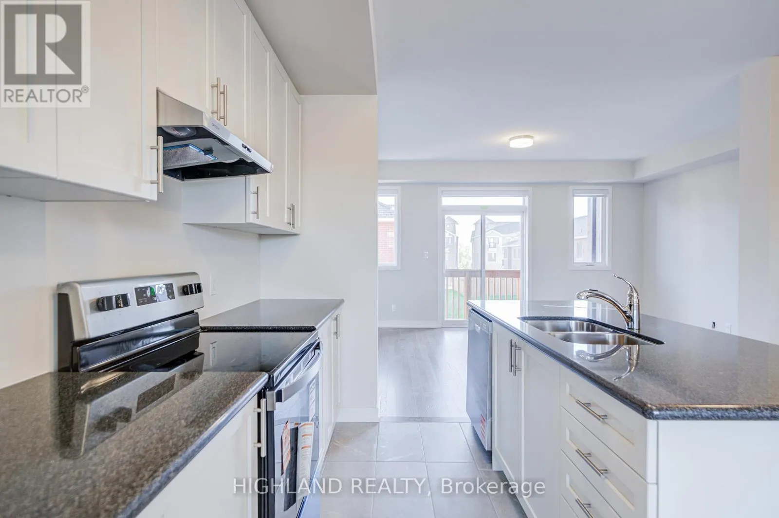 1170 DARTMOUTH CRESCENT