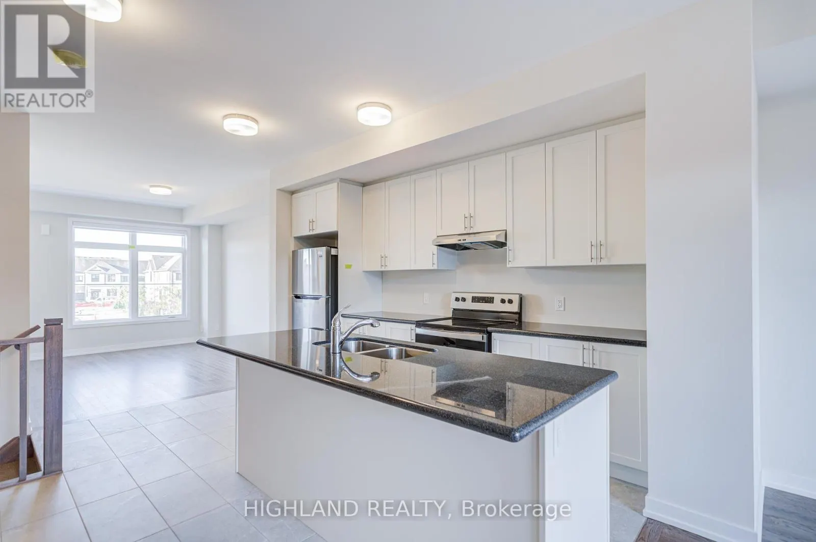 1170 DARTMOUTH CRESCENT