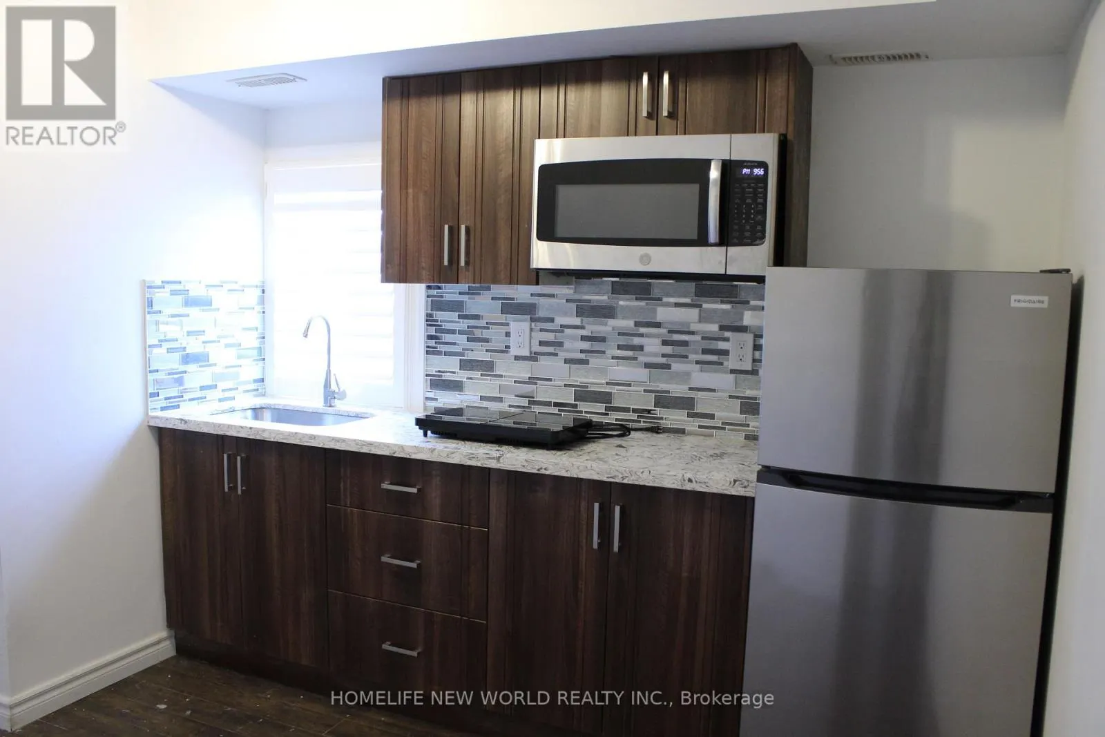 301 - 2466 ST CLAIR AVENUE W