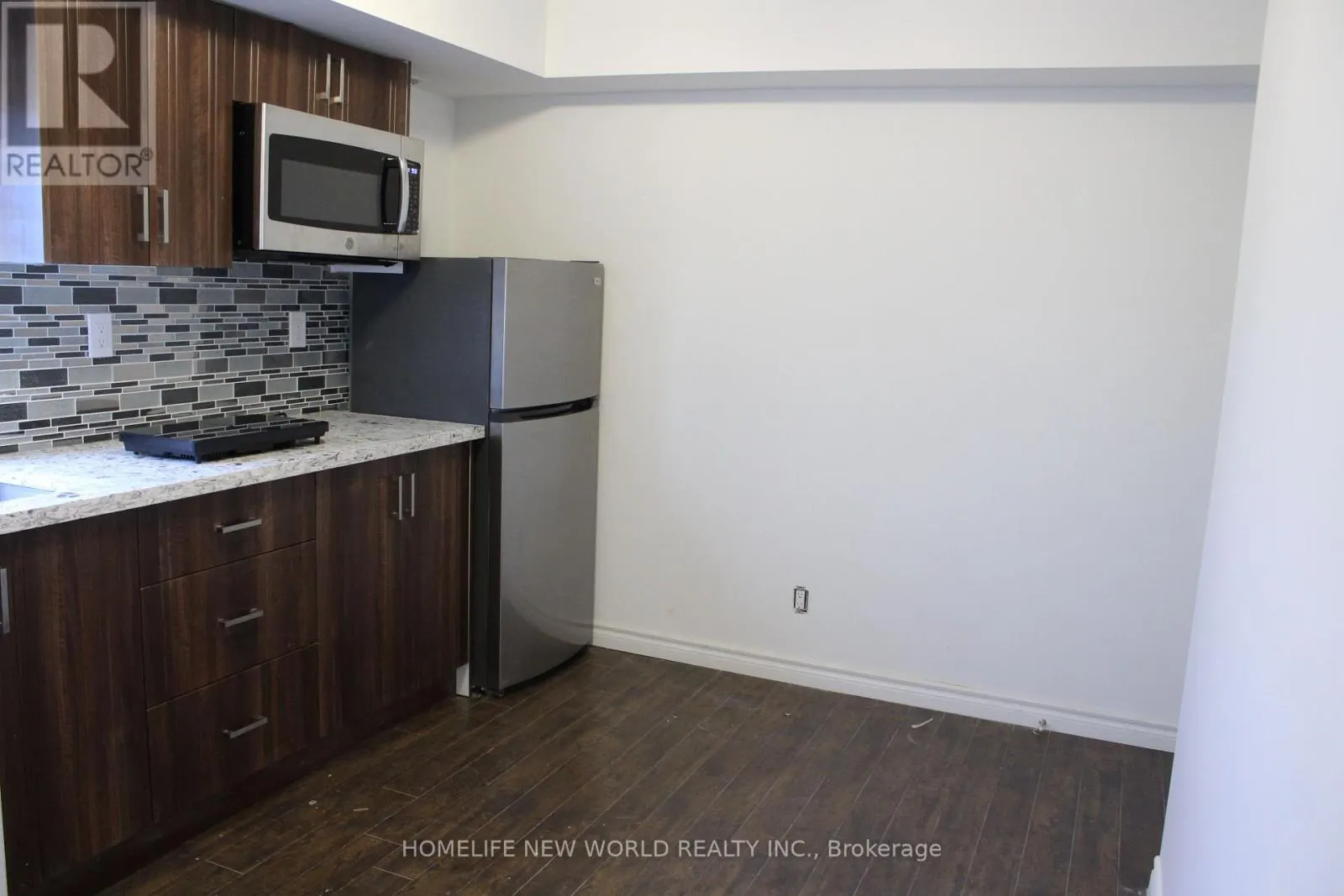301 - 2466 ST CLAIR AVENUE W