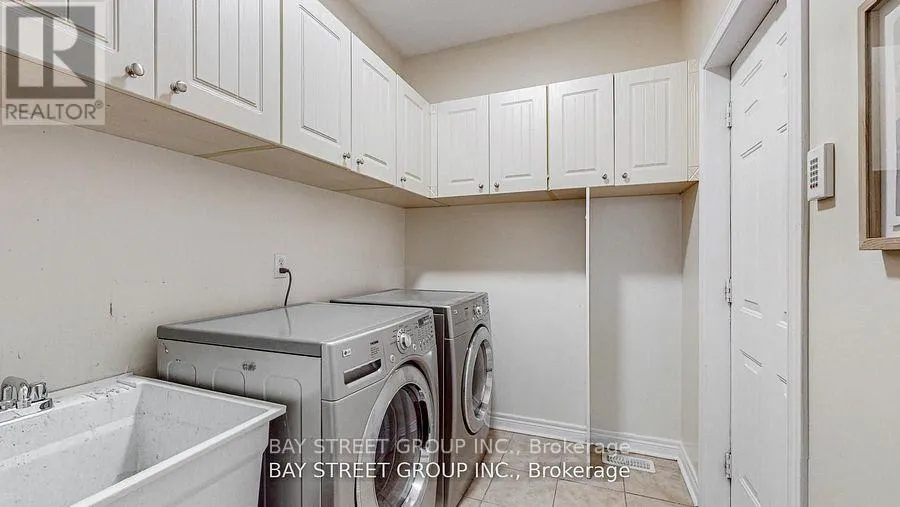 2292 BLUE OAK CIRCLE