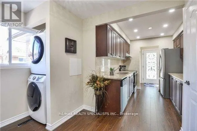 UPPER - 13 MONTJOY CRESCENT