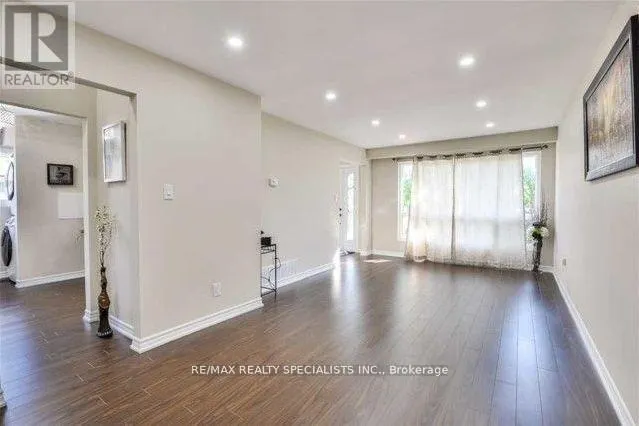 UPPER - 13 MONTJOY CRESCENT