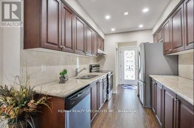 UPPER - 13 MONTJOY CRESCENT