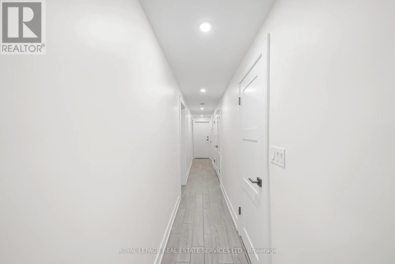 3 - 50 ARCADIAN CIRCLE