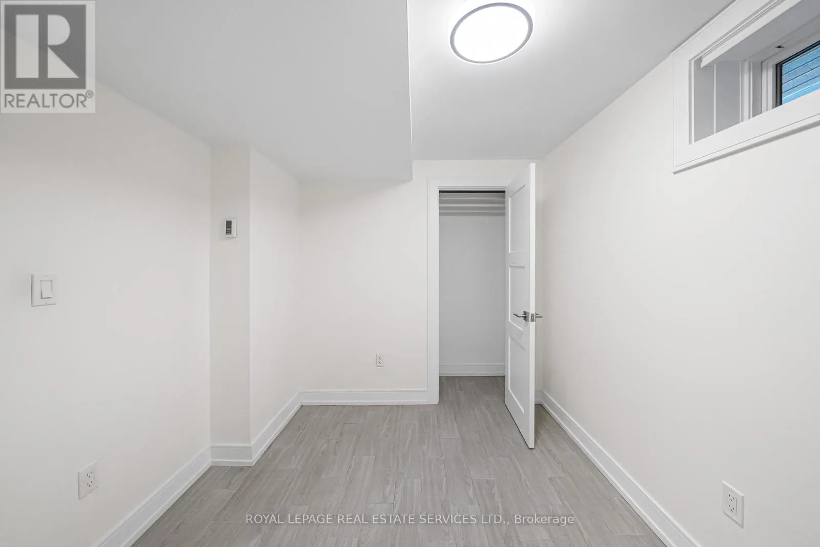 3 - 50 ARCADIAN CIRCLE