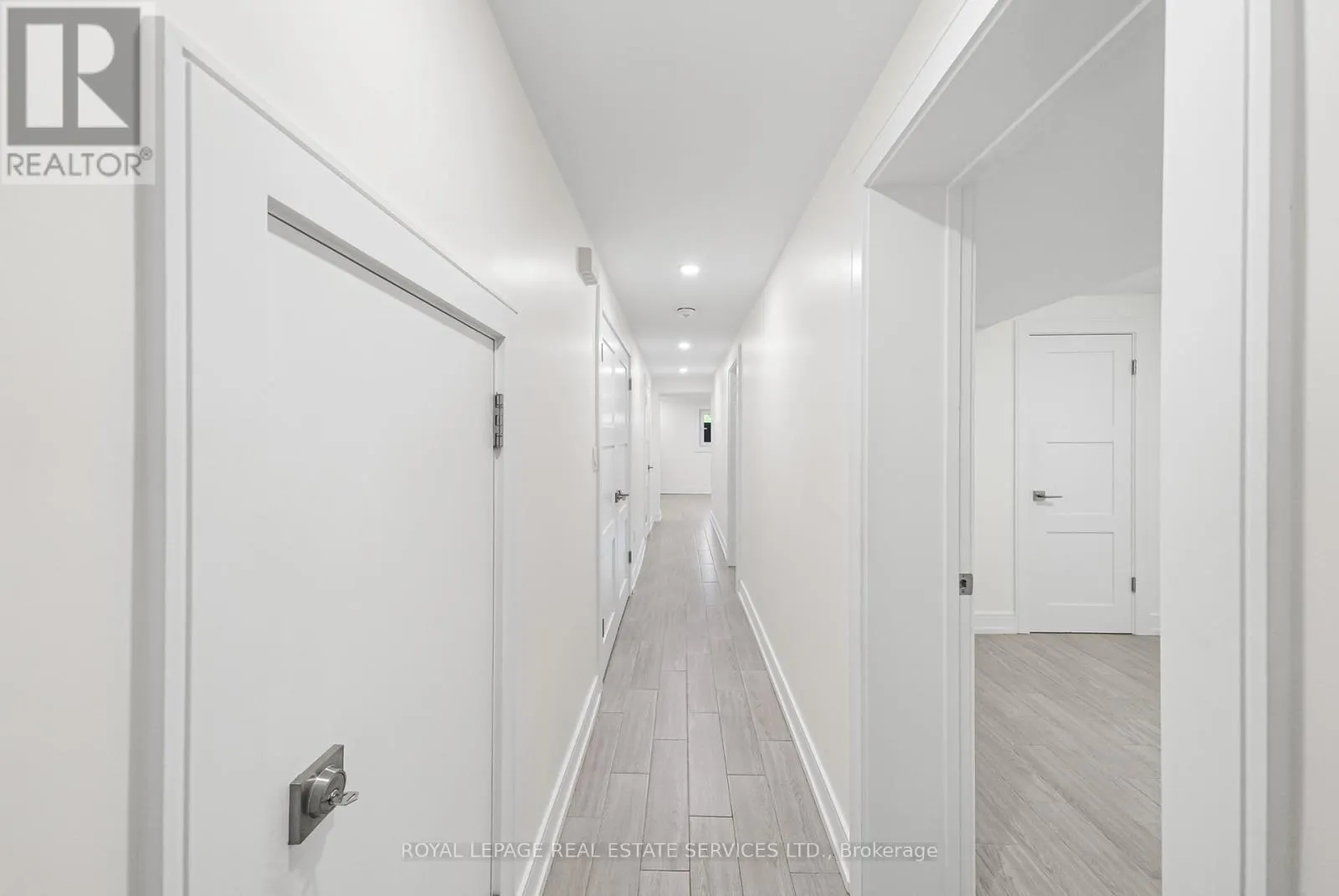 3 - 50 ARCADIAN CIRCLE