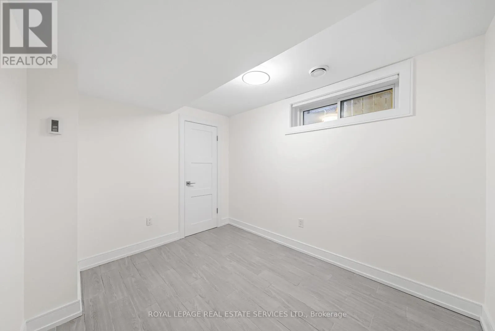 3 - 50 ARCADIAN CIRCLE