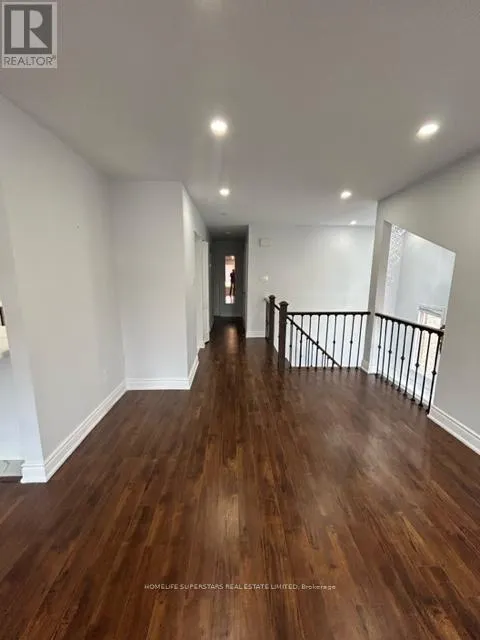 16 NUTTALL STREET