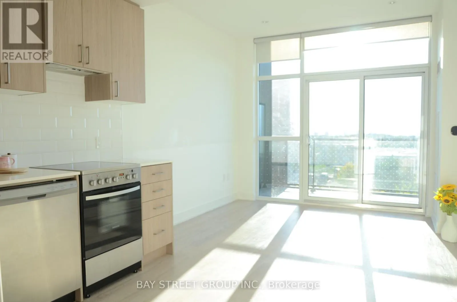 #320 - 50 GEORGE BUTCHART DRIVE