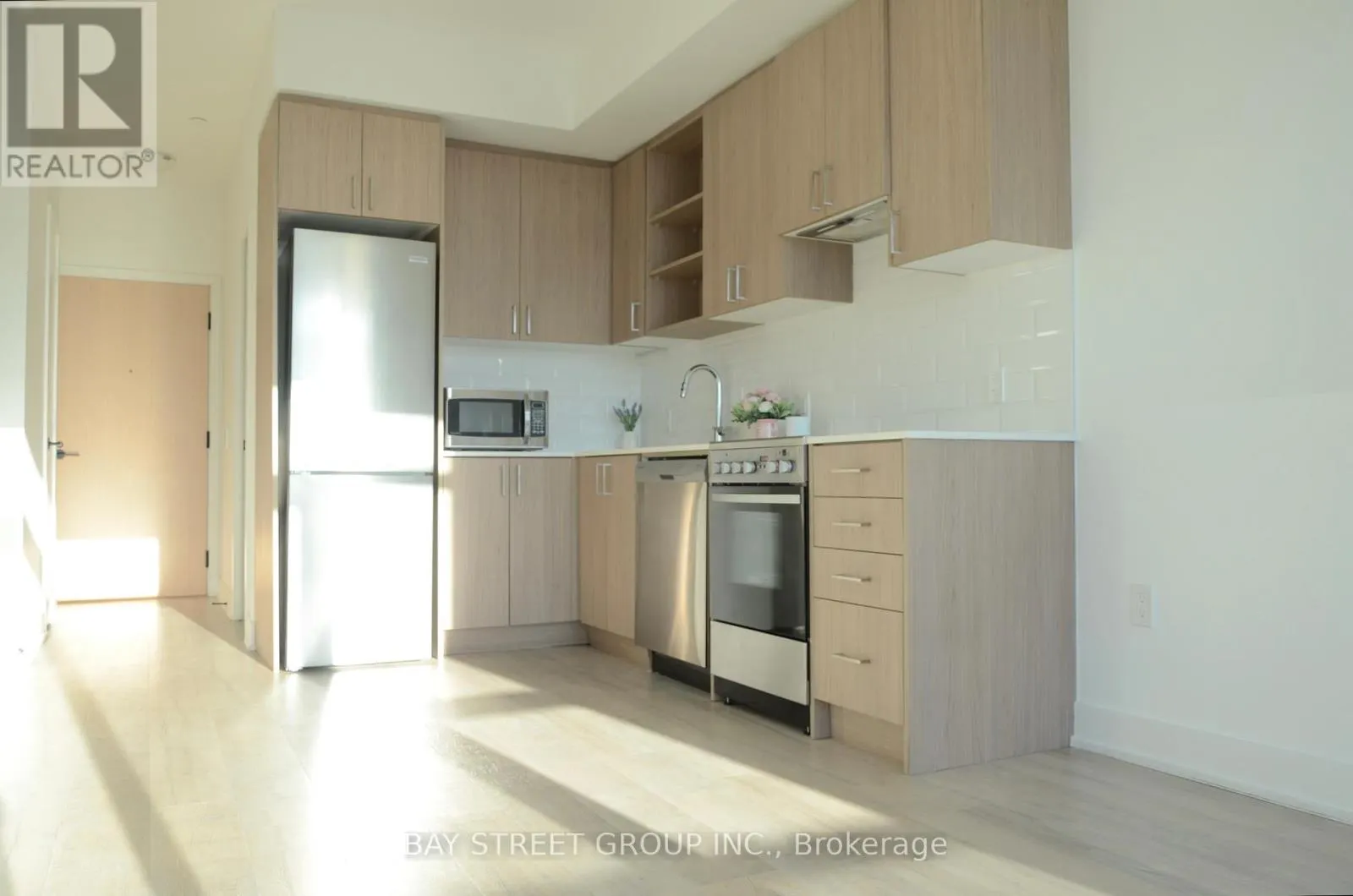 #320 - 50 GEORGE BUTCHART DRIVE