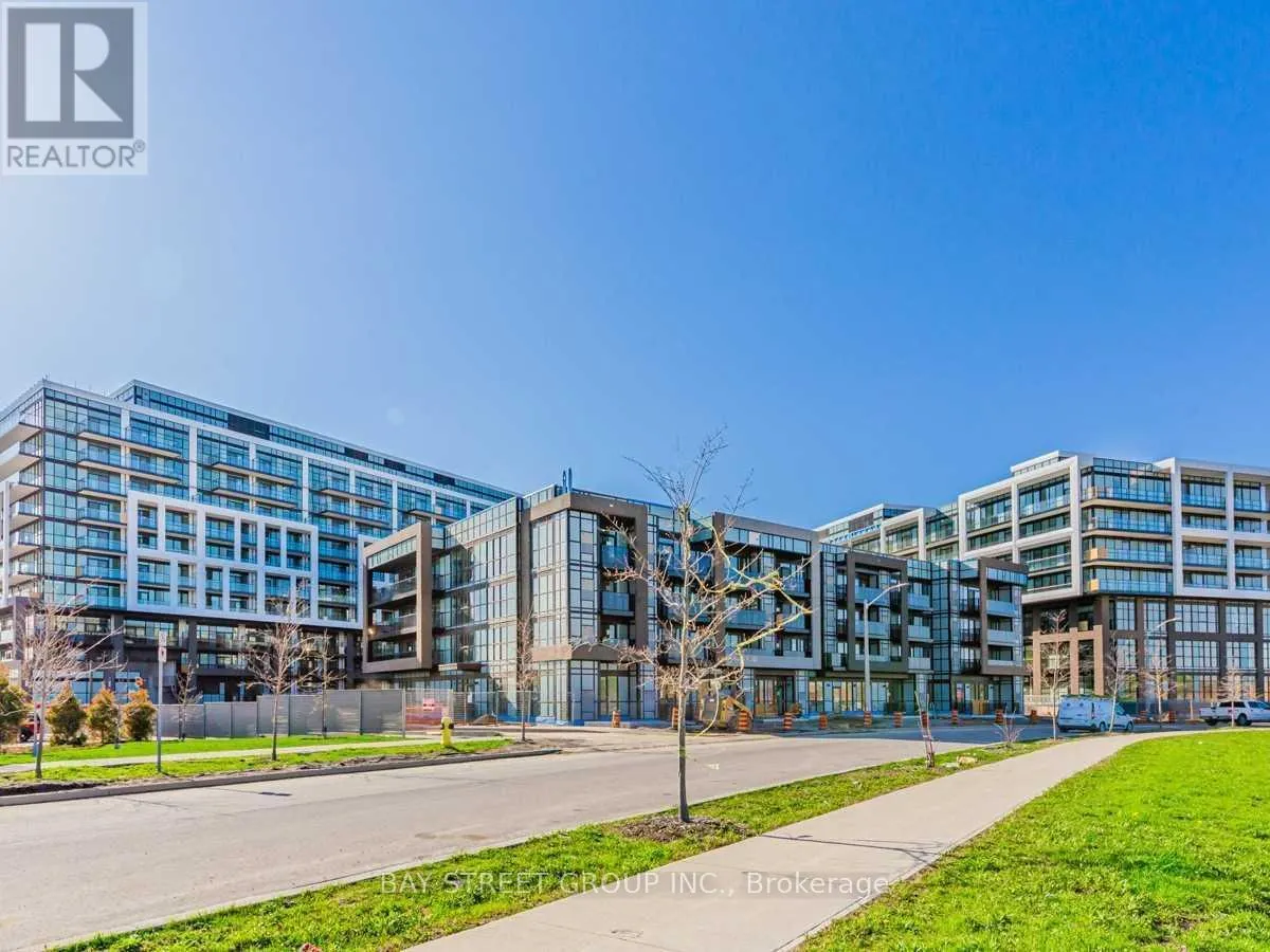 #320 - 50 GEORGE BUTCHART DRIVE
