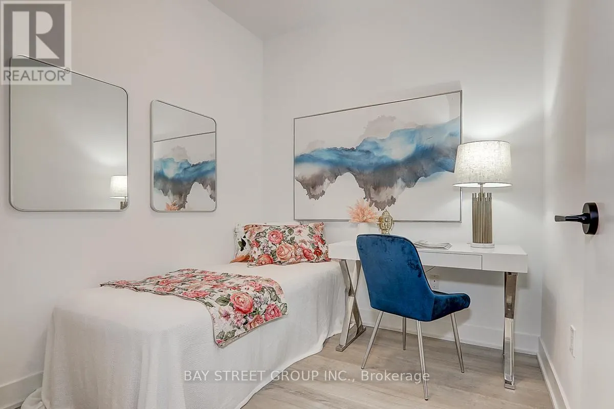 #320 - 50 GEORGE BUTCHART DRIVE