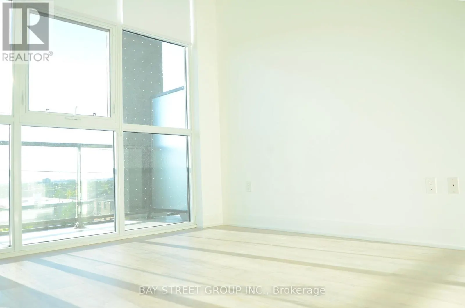 #320 - 50 GEORGE BUTCHART DRIVE