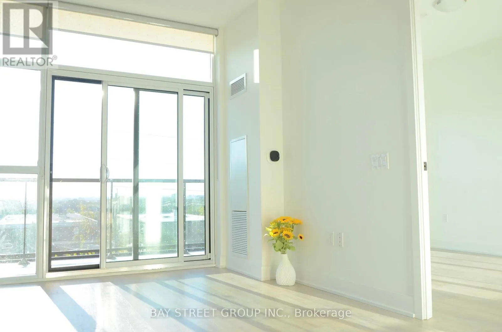 #320 - 50 GEORGE BUTCHART DRIVE