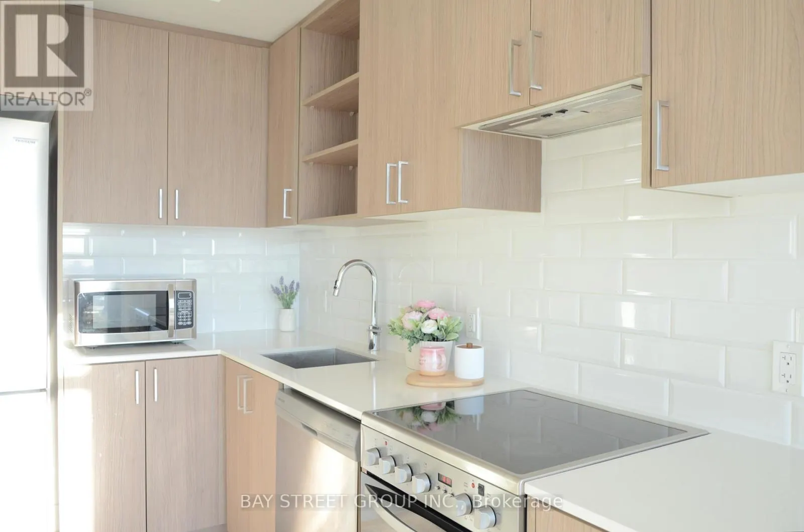 #320 - 50 GEORGE BUTCHART DRIVE
