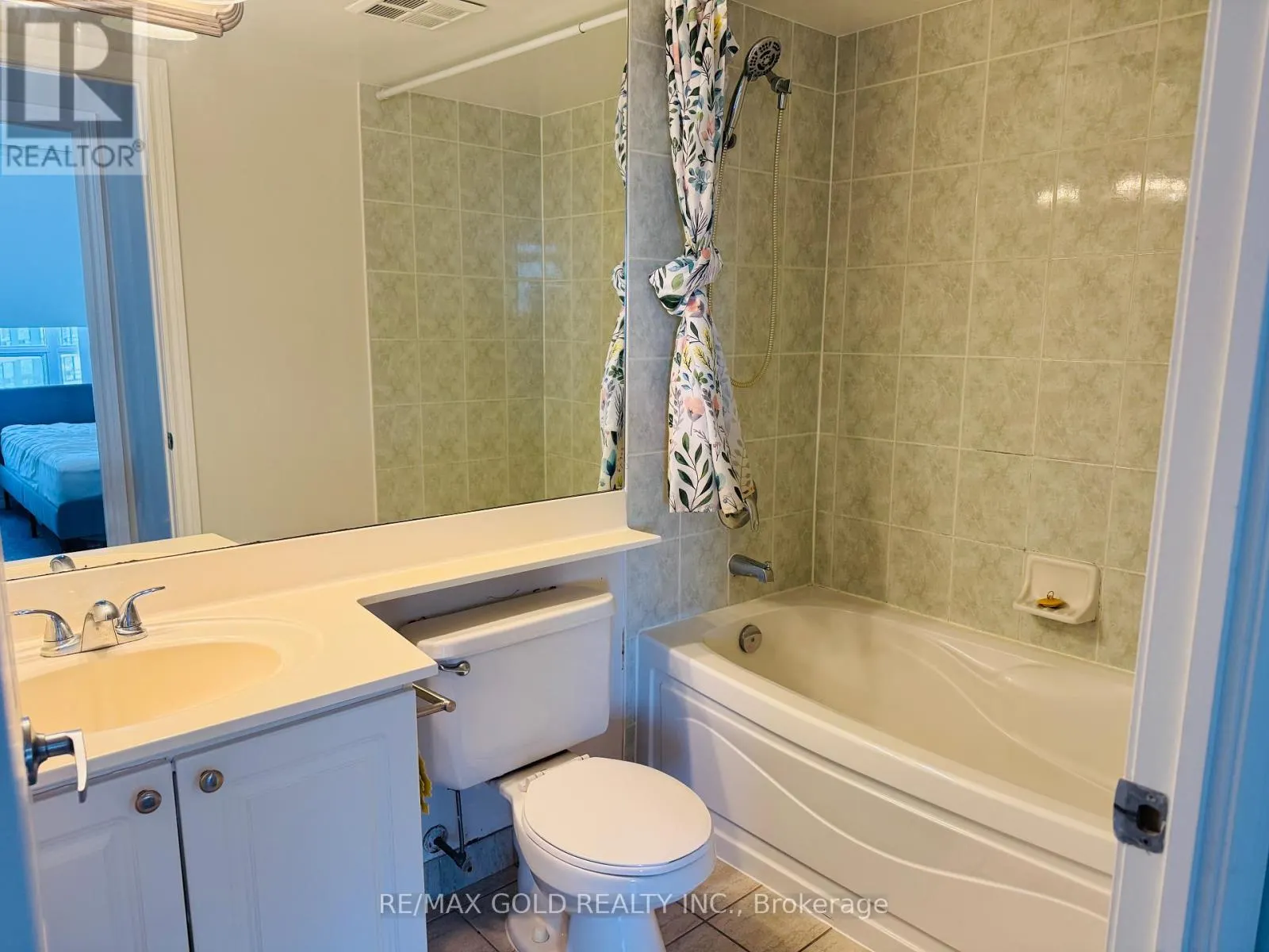 1209 - 3880 DUKE OF YORK BOULEVARD