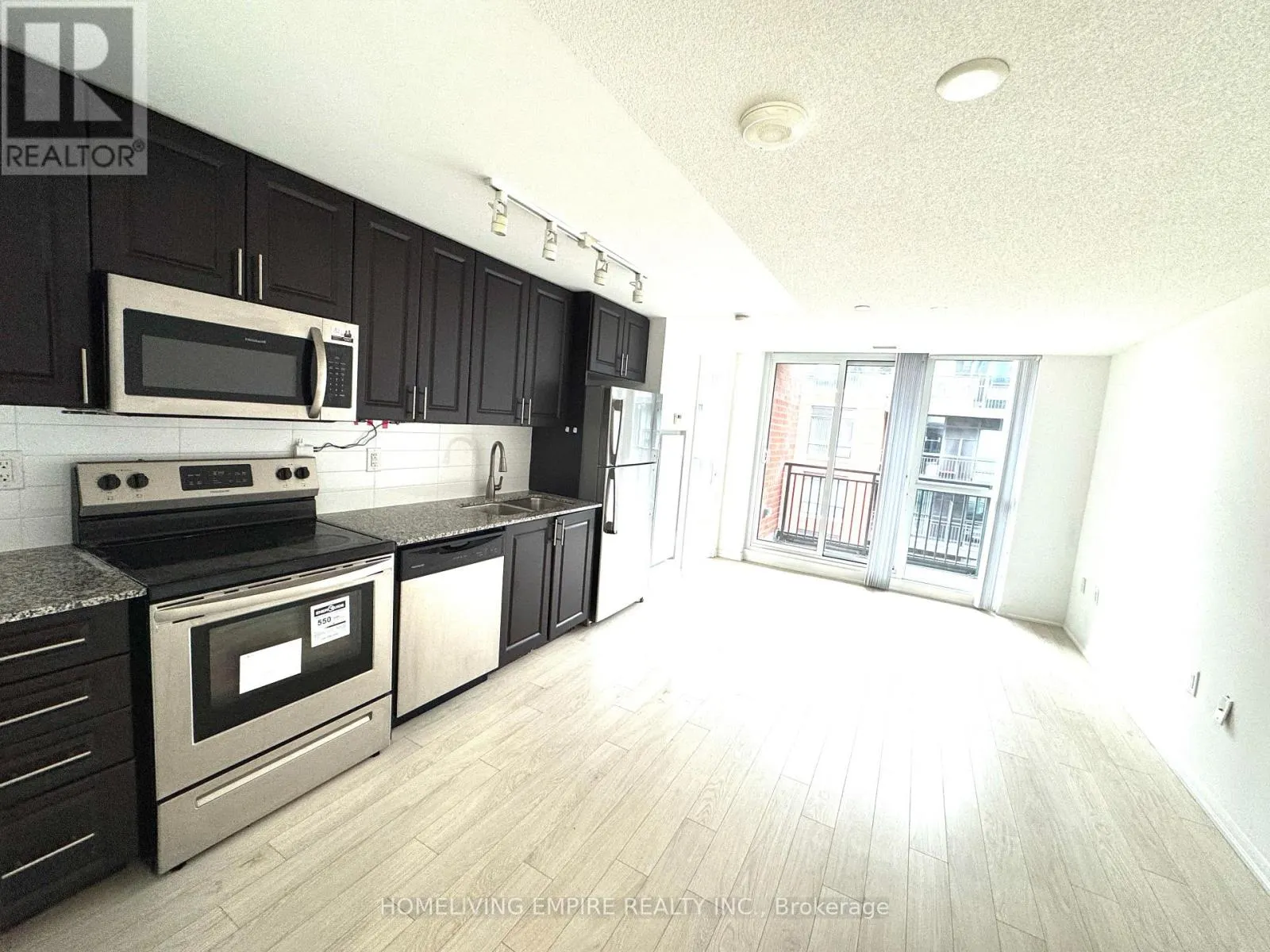 609 - 3091 DUFFERIN AVENUE