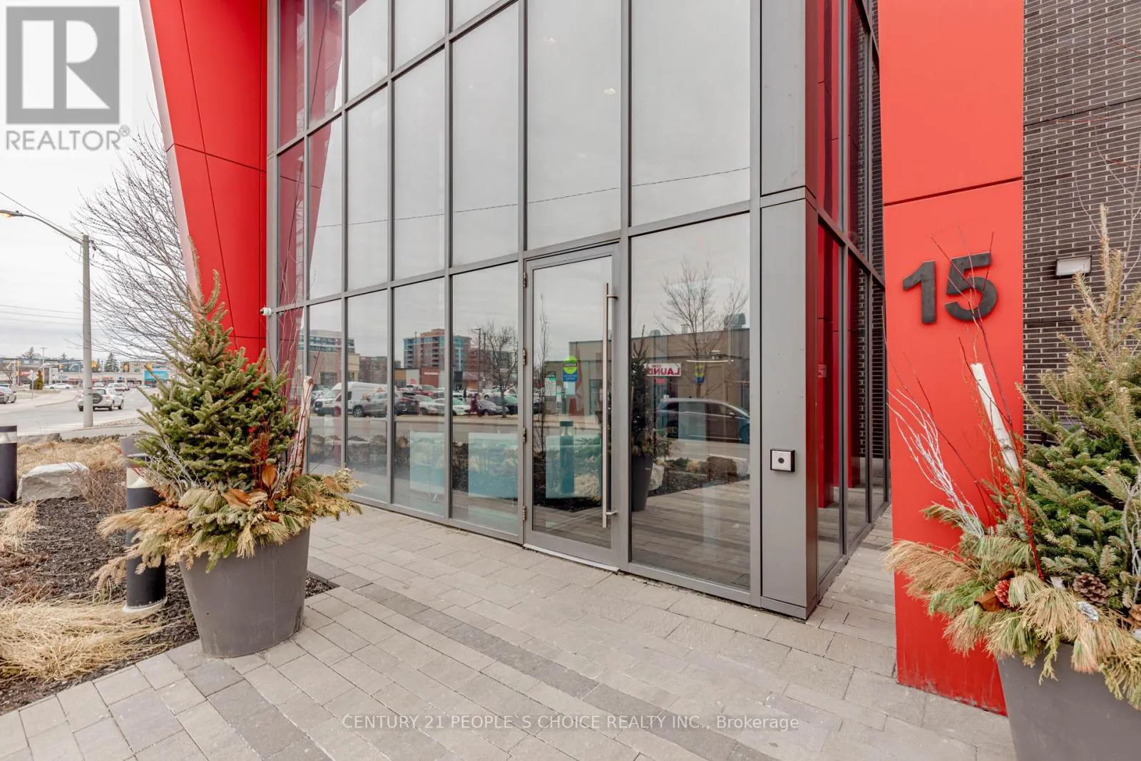 624 - 15 JAMES FINLAY WAY
