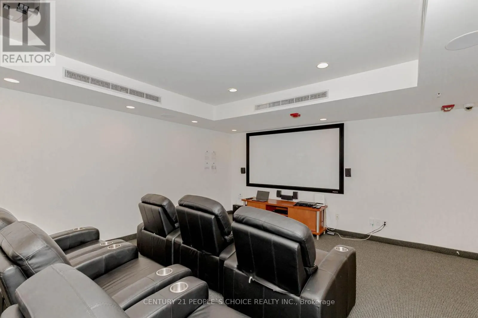 624 - 15 JAMES FINLAY WAY