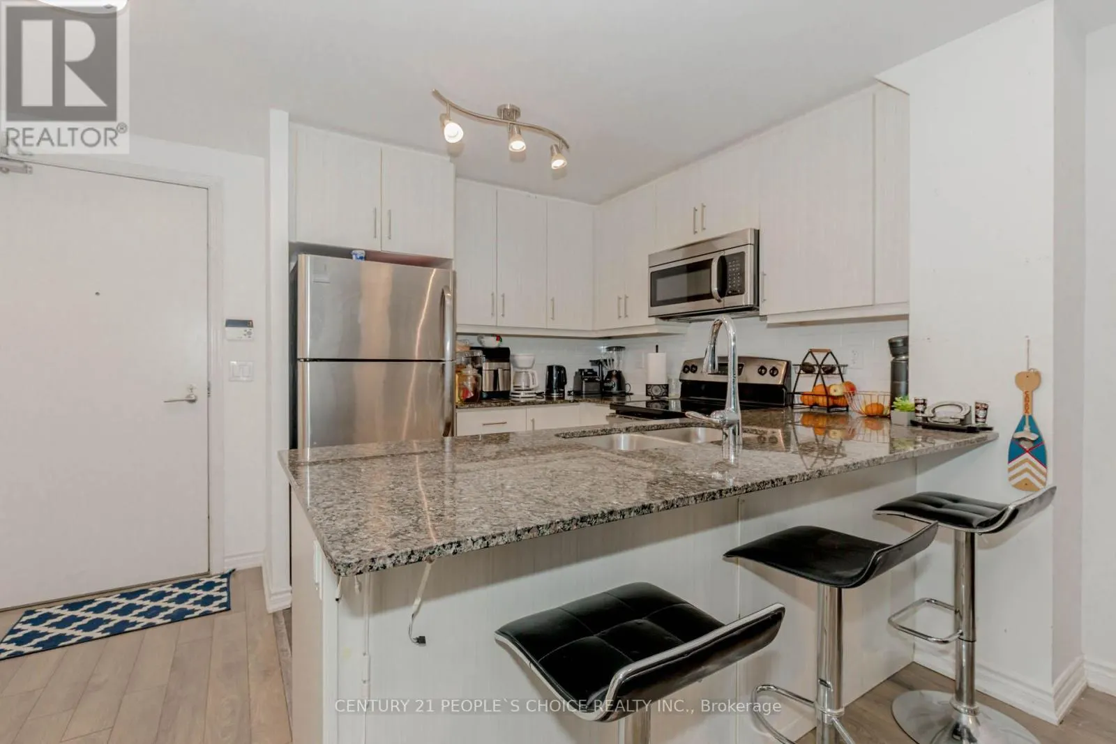 624 - 15 JAMES FINLAY WAY