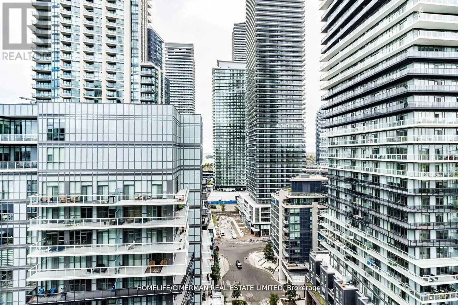 1703 - 39 ANNIE CRAIG DRIVE