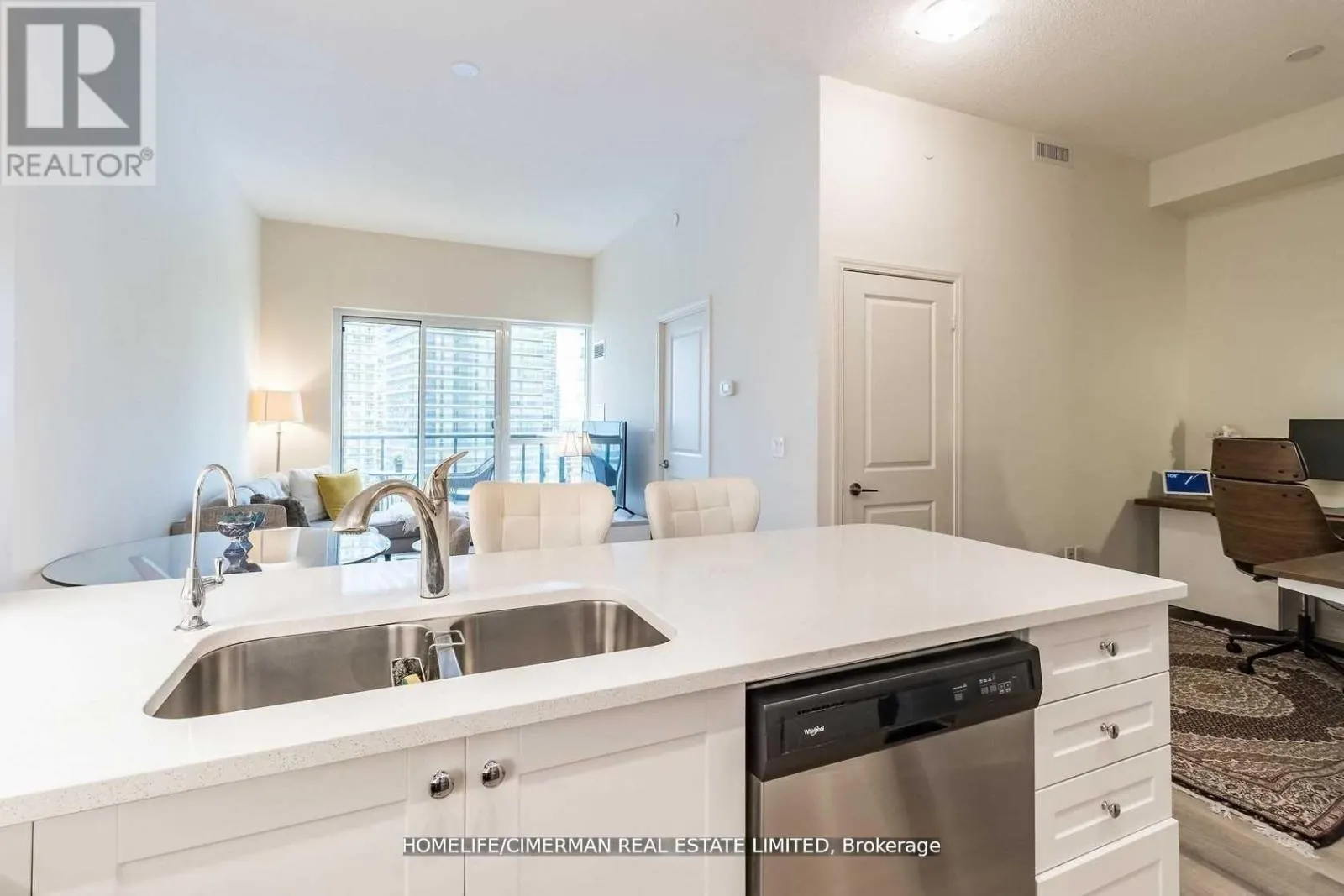 1703 - 39 ANNIE CRAIG DRIVE