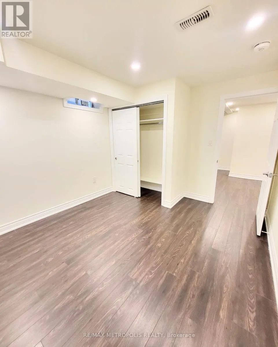 BSMT - 923 PENSON CRESCENT
