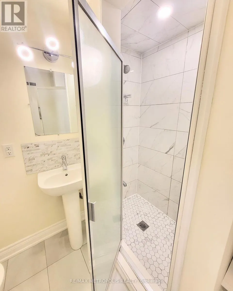 BSMT - 923 PENSON CRESCENT