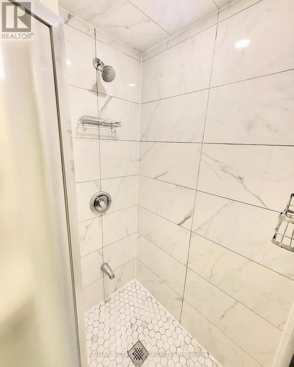 BSMT - 923 PENSON CRESCENT