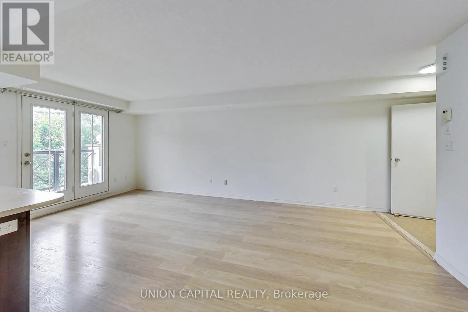 4 - 19 HAYS BOULEVARD